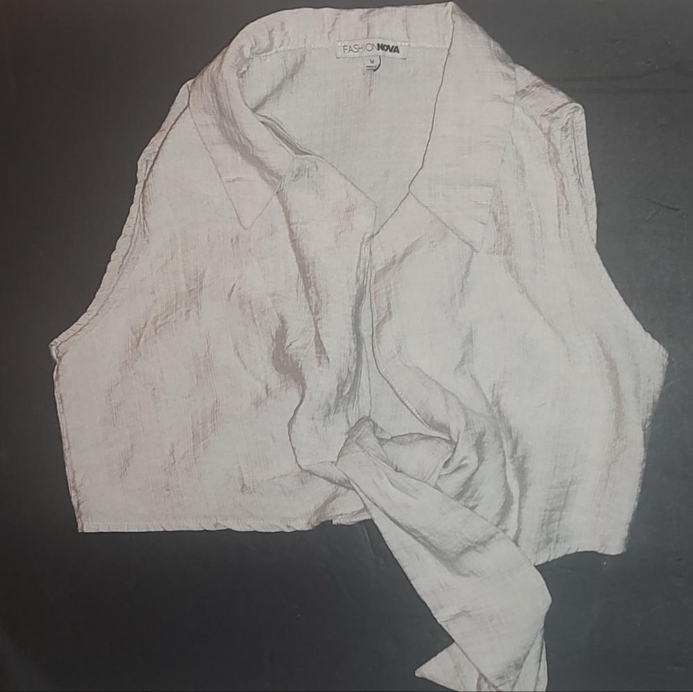 Fashion Nova Cream Sleeveless Tie-Front Crop Top